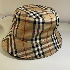 Burberry hat, heavy cotton, new